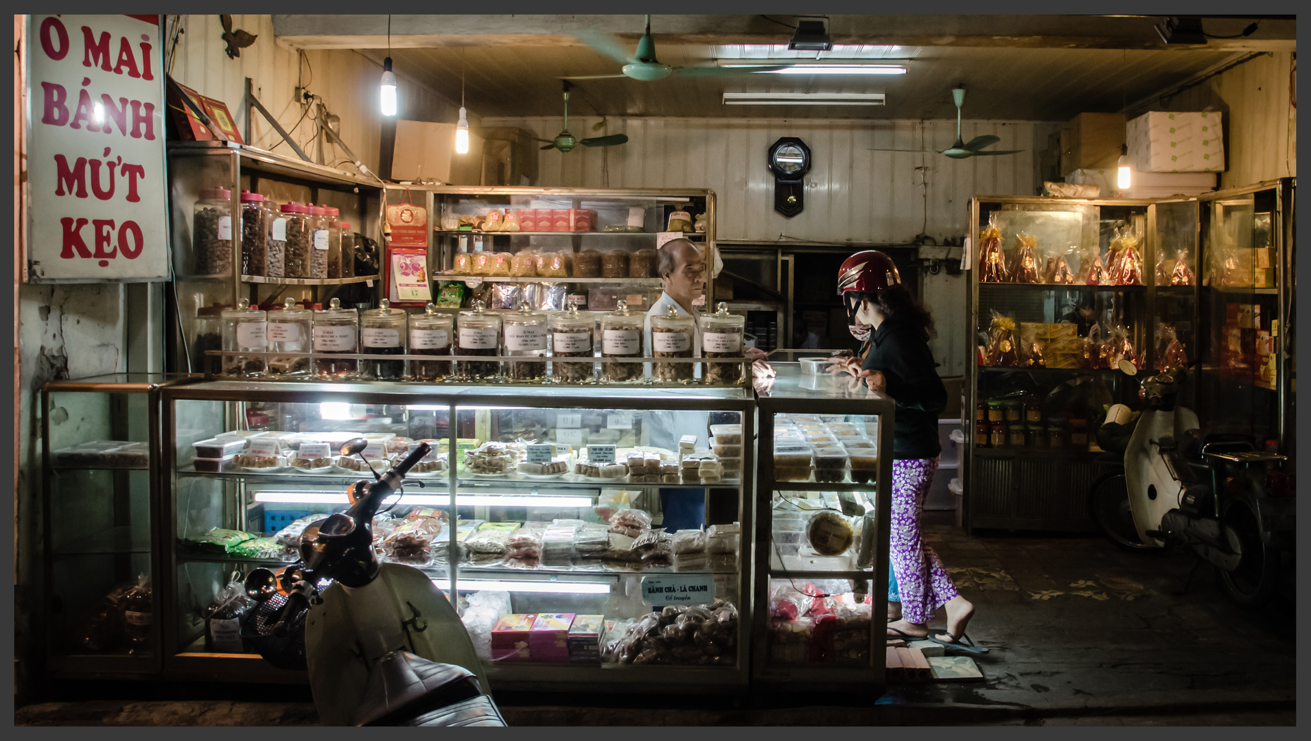 night shopping in Hanoi