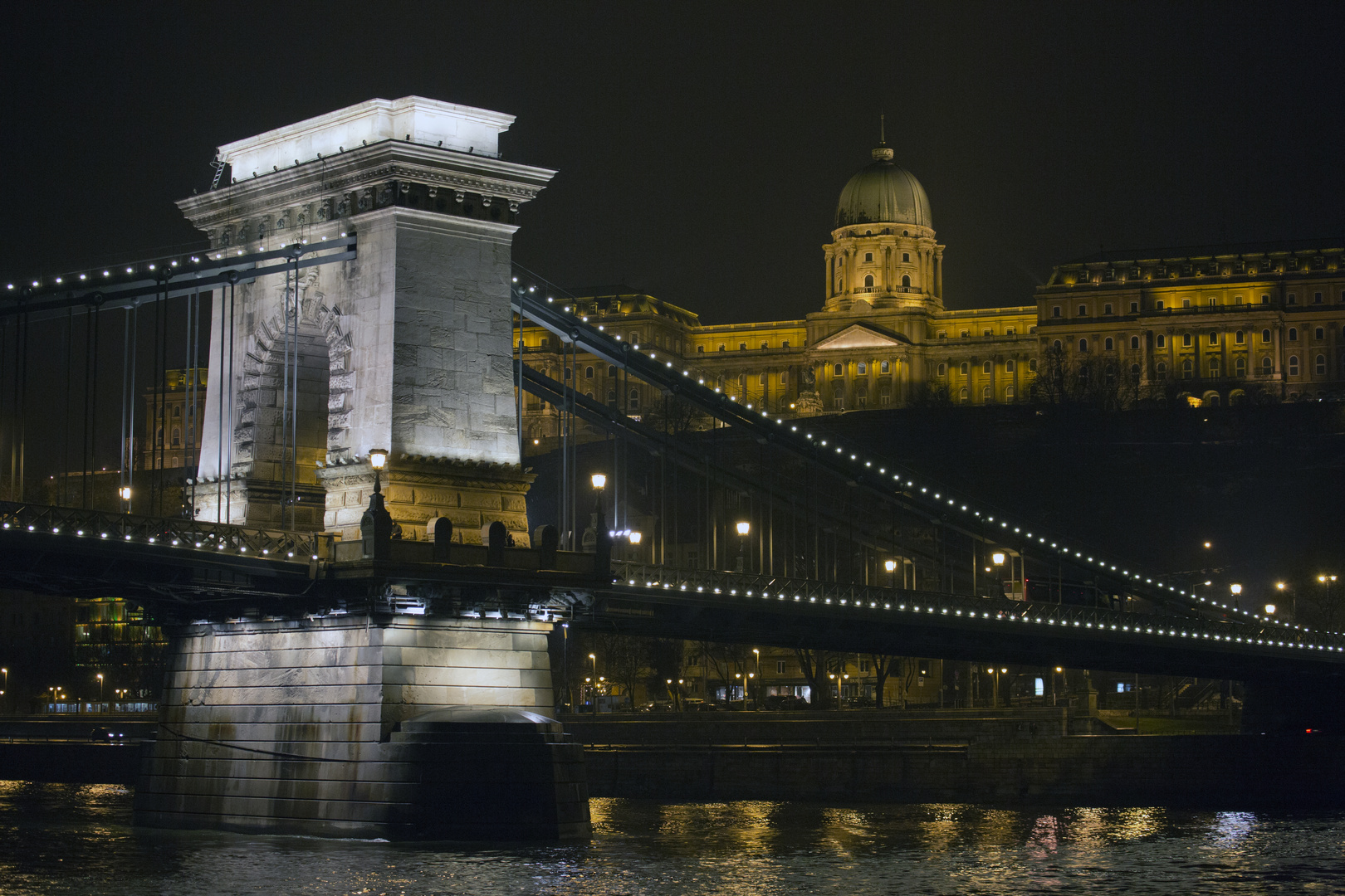 Night vision of a capital