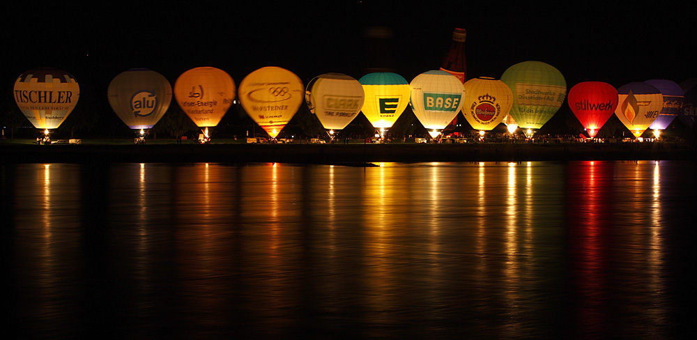 Nightglow auf den Oberkasseler Rheinwiesen