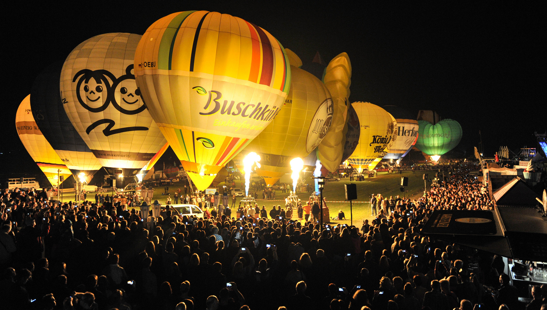 Nightglow auf der Warsteiner Internationalen Montgolfiade