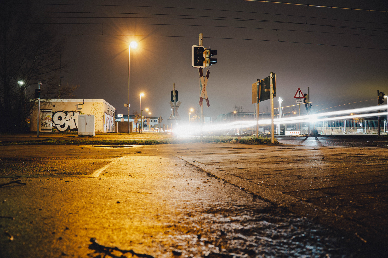 night_street_city_long_exposure