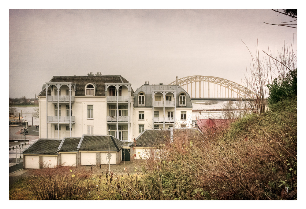 Nijmegen 5, Waalbrücke