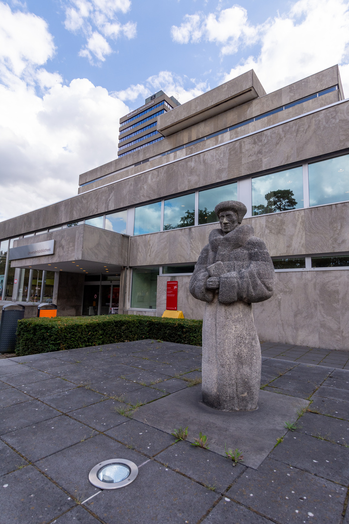 Nijmegen (Heyendaal) - Erasmuslaan - University Library