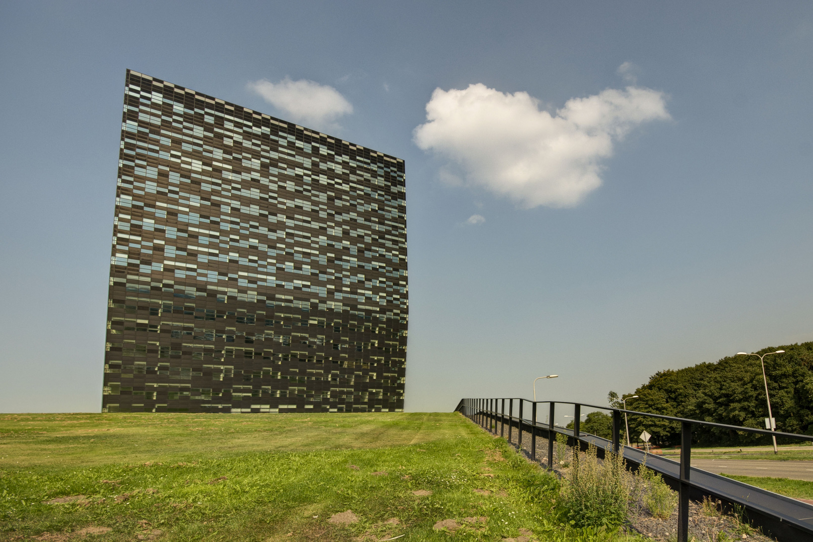 Nijmegen - Neerbosscheweg - Nieuwe Dukenburgseweg - Office Block "FiftyTwoDegrees" - 01