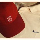 NIKE (weiter Schnitt)