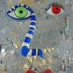 Niki de Saint-Phalle --- Gesicht in "der Grotte"