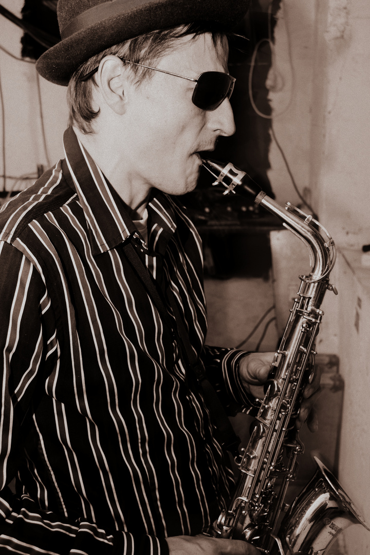 Niklas on Sax