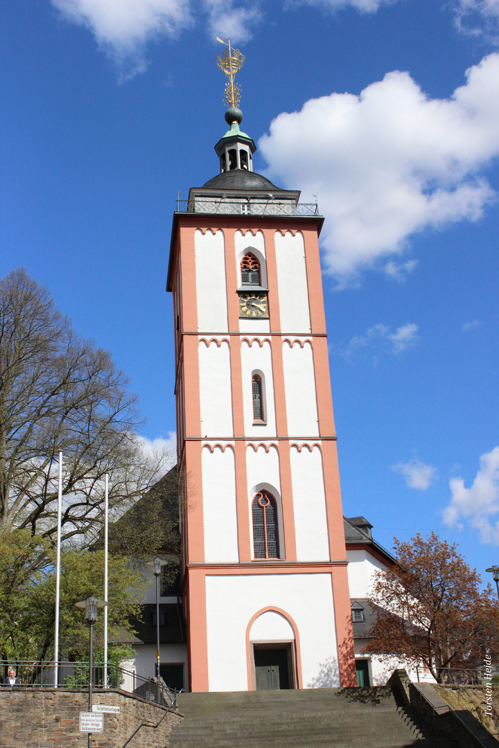 Nikolaikirche Siegen in der Aprilsonne