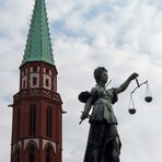 Nikolaikirche und die Justitia