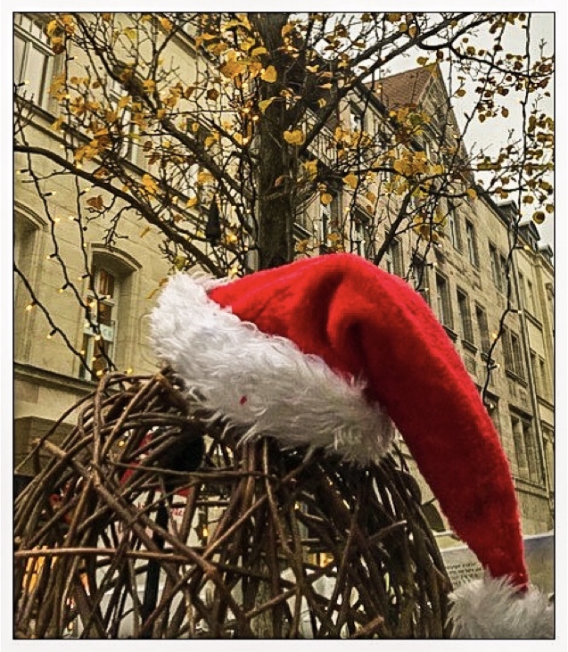 Nikolausmutze Verloren Foto Bild Fotos Spezial Rot Bilder Auf Fotocommunity