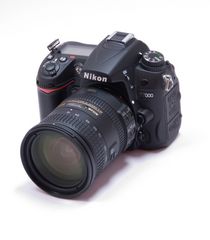 Nikon D 7000