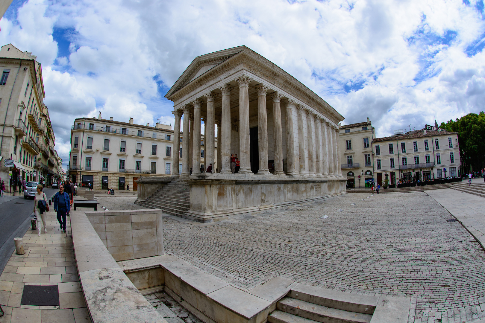 Nimes