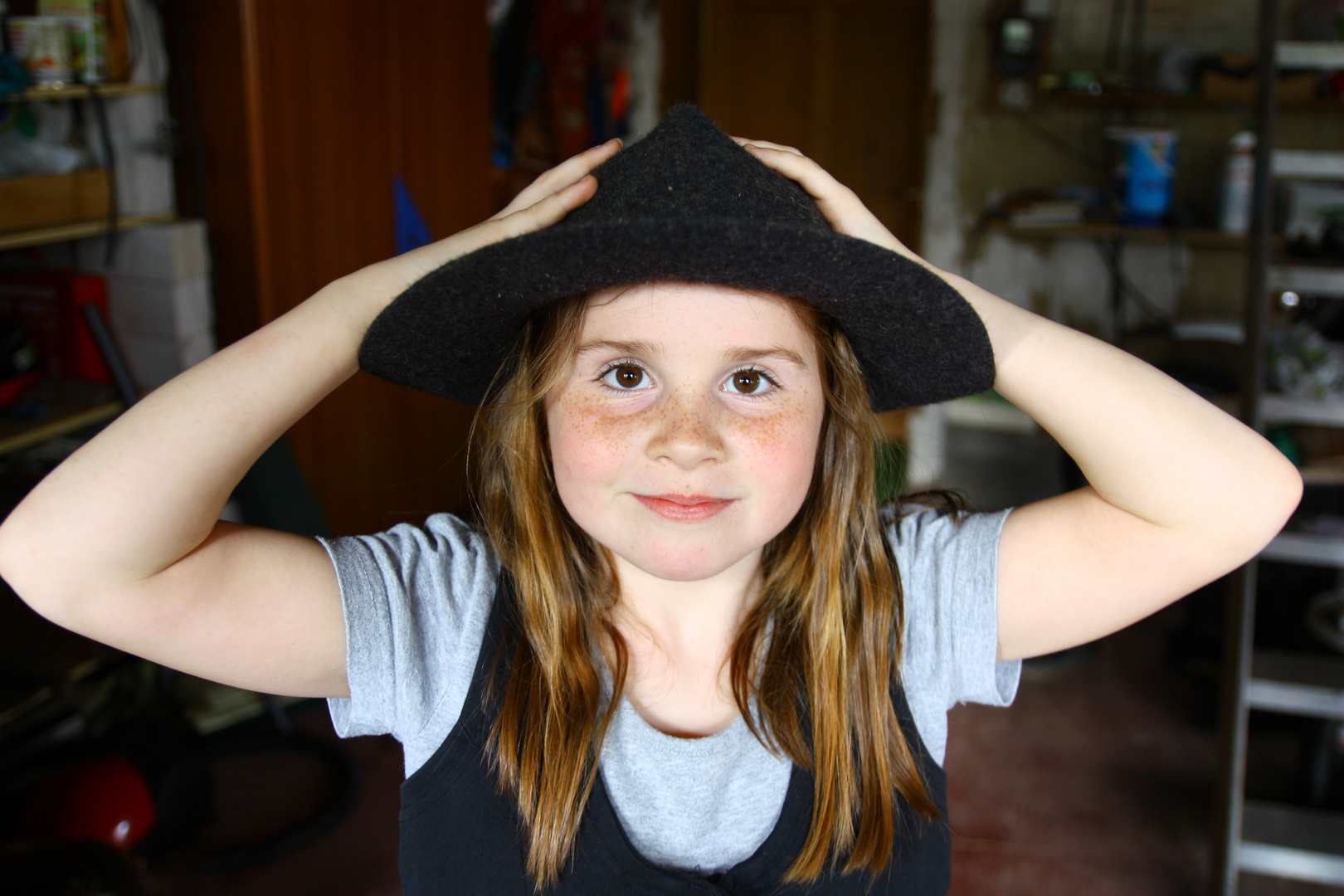 Nina und der alte Hut