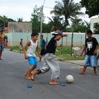 niños jugando en la calle