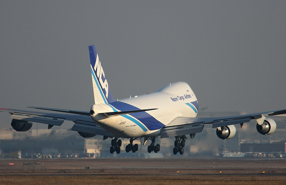 NIPPON CARGO AIRLINES FINAL APPROACH