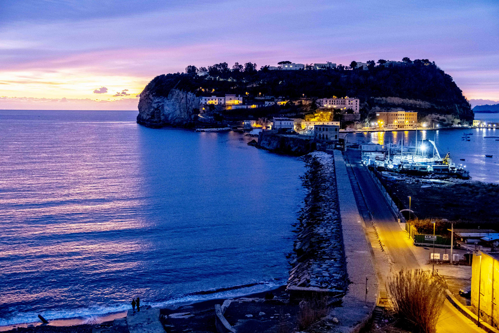 NISIDA, Napoli. Tramonto invernale