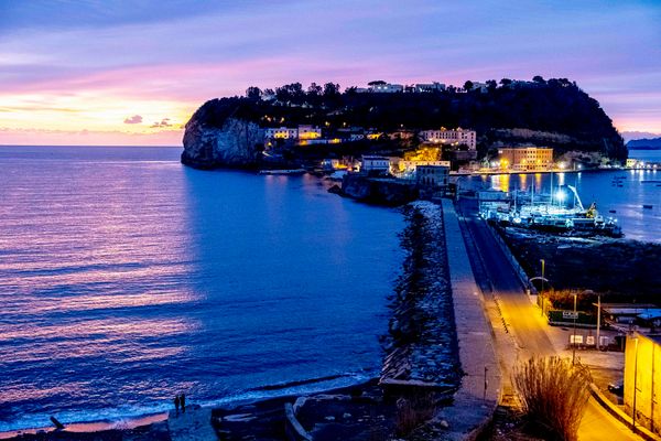 NISIDA, Napoli. Tramonto invernale