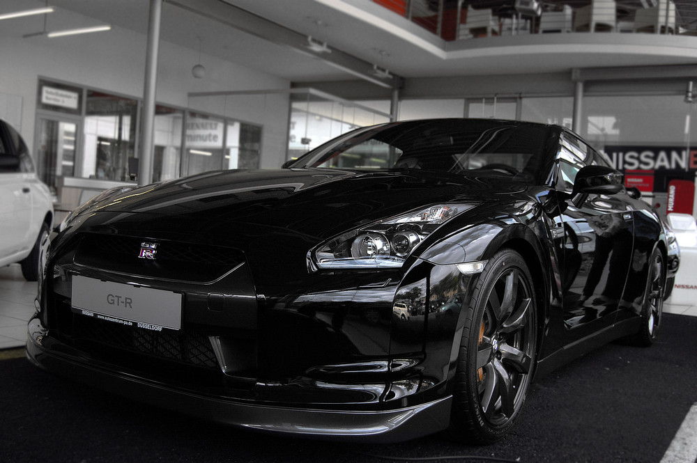 Nissan GT-R