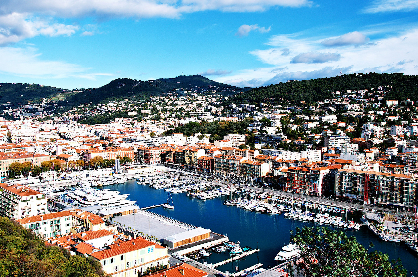 Nizza - Blick auf die Marina und landeinwärts