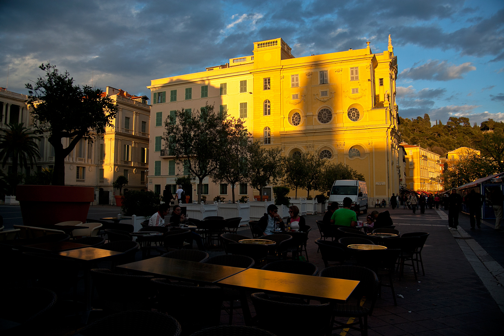 Nizza vecchia (con tavolini)