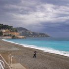 Nizzas Steinstrand an einem Regentag