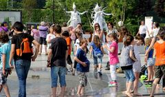 NL - Floriade-005 - Kinderbetreuung und Wasserspass