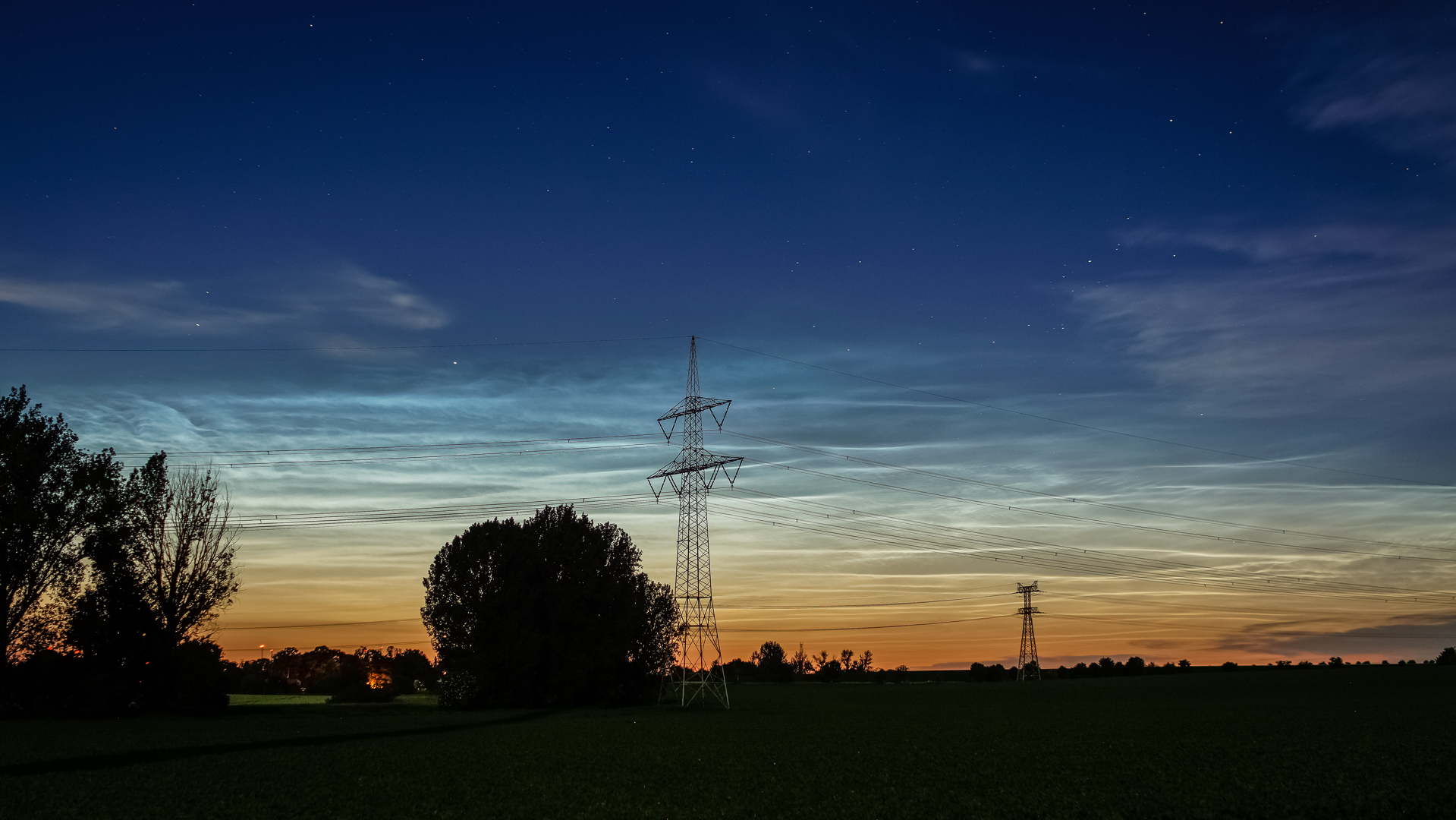 NLC at night. Leuchtende Nachtwolken – Saison 2019