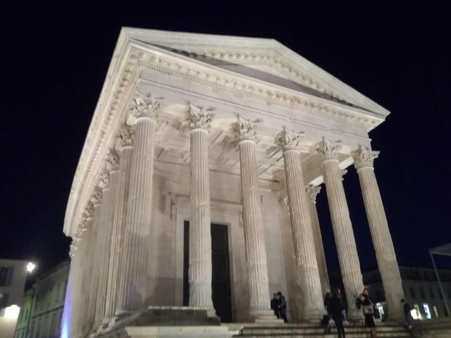 Nîmes by Night ....