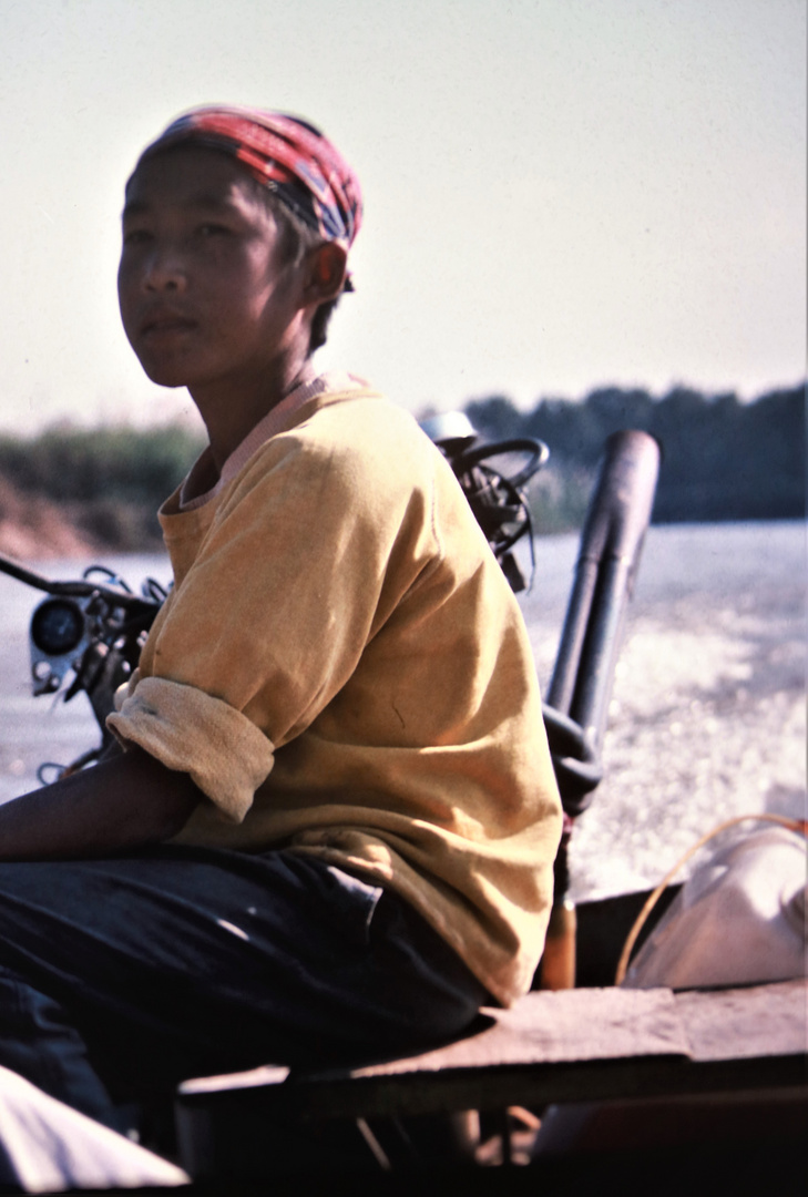 no Bootsfahrer Mekong Thailand vDia