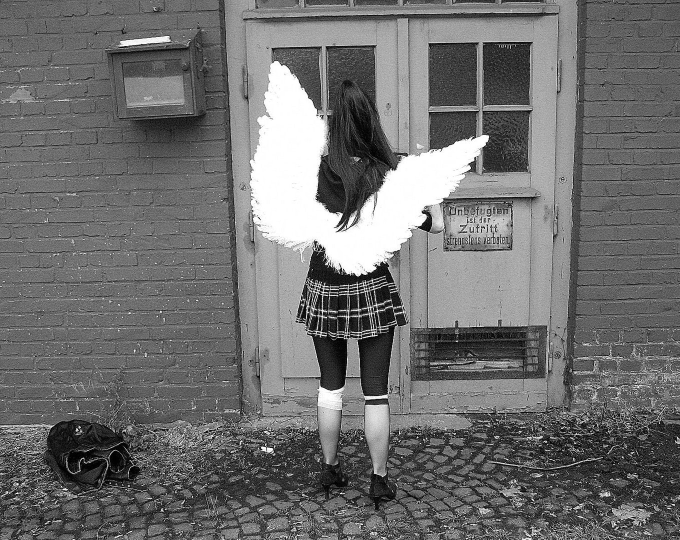 "No fallen Angel" leaves her home in the morning