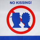 NO KISSING!