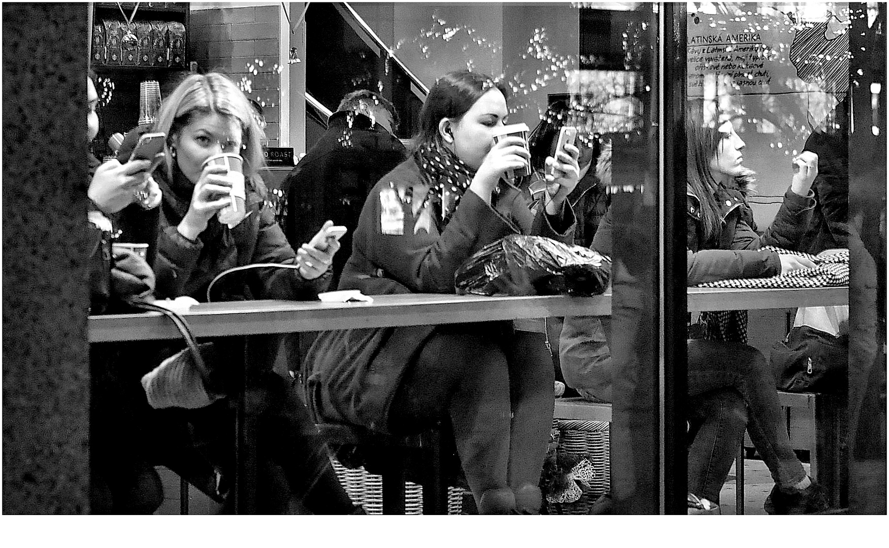 No More "Coffee Black, Cigarette" Today It´s "Coffee Black, Smartphone" Foto & Bild people