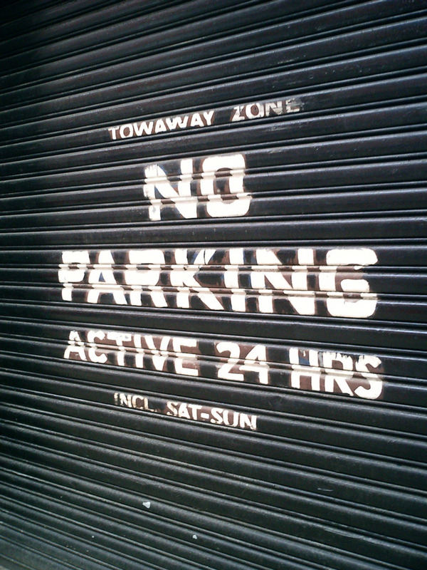 NO PARKING!