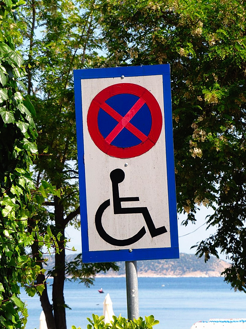No Parking with Rollstuhl ;-))