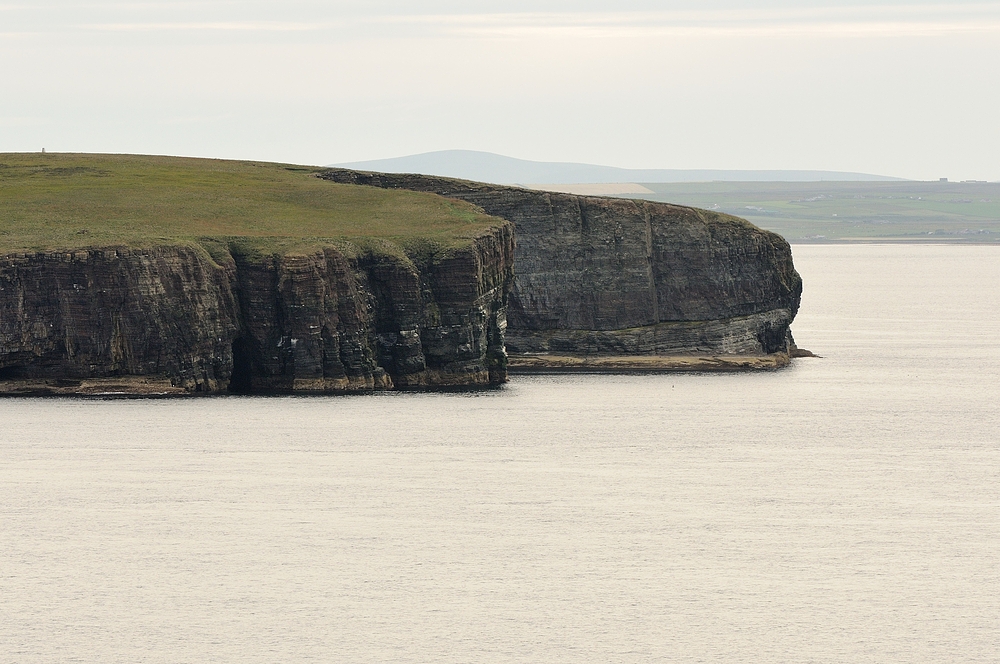 Noch die letzten Eindrücke von den Orkney Inseln links und rechts vom Schiff festhalten.