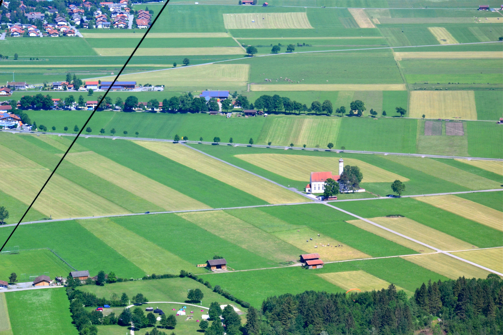 Noch ein Blick aus der Gondel bei der Auffahrt mit der Tegelbergbahn …