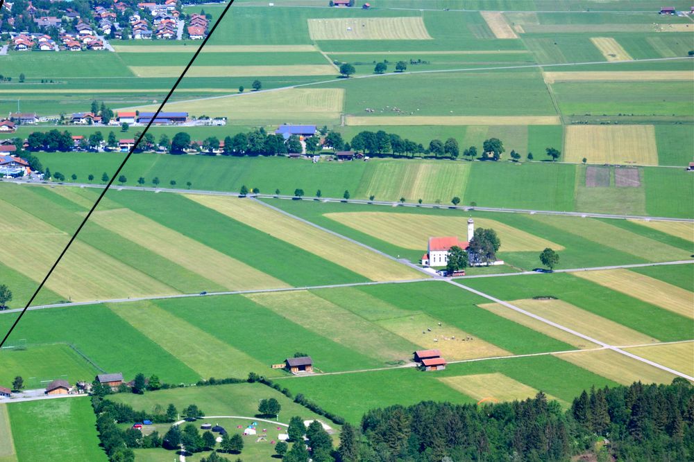 Noch ein Blick aus der Gondel bei der Auffahrt mit der Tegelbergbahn …