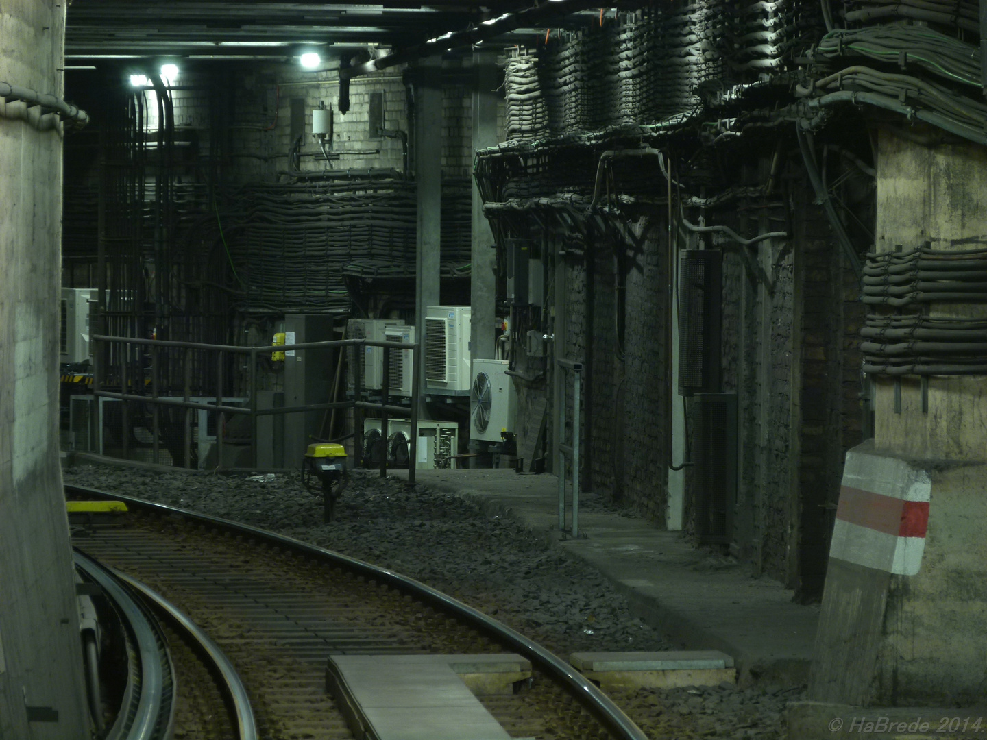 Noch ein Blick in den U-Bahntunnel