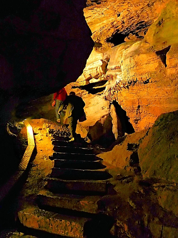 Noch ein Gang durch die Höhle