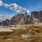 Noch ein Gipfelschauen, diesmal in den Sextener Dolomiten, beim Anstieg vom Rienztal zu den..