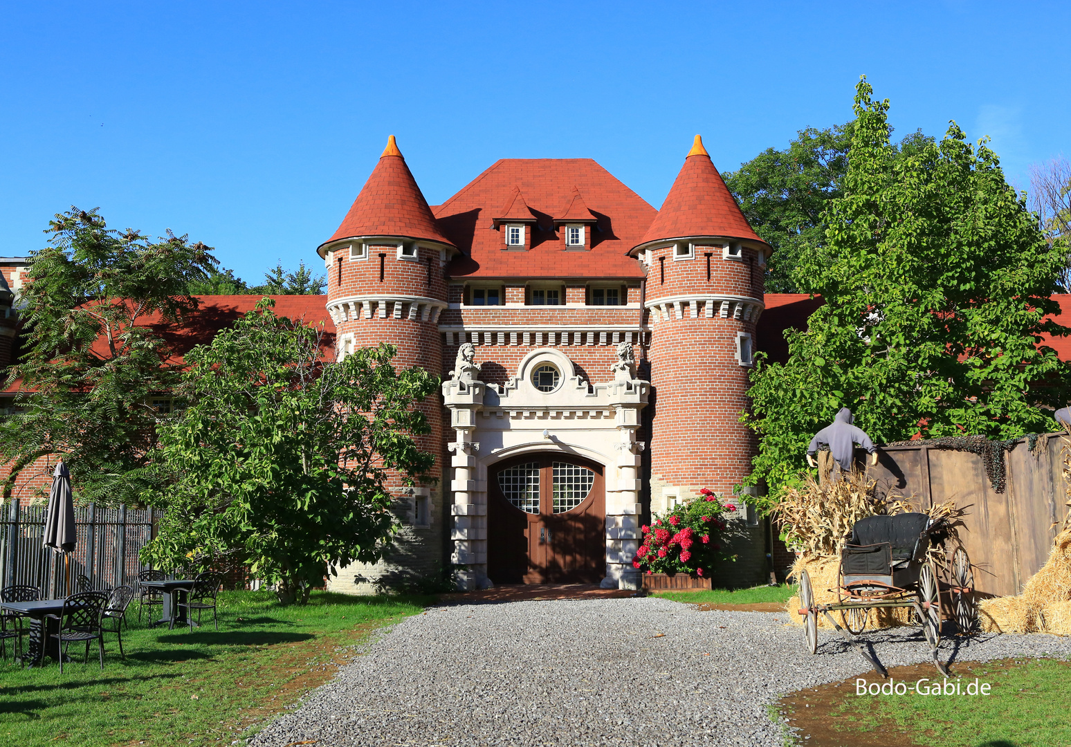 Noch ein Haus auf dem Hügel