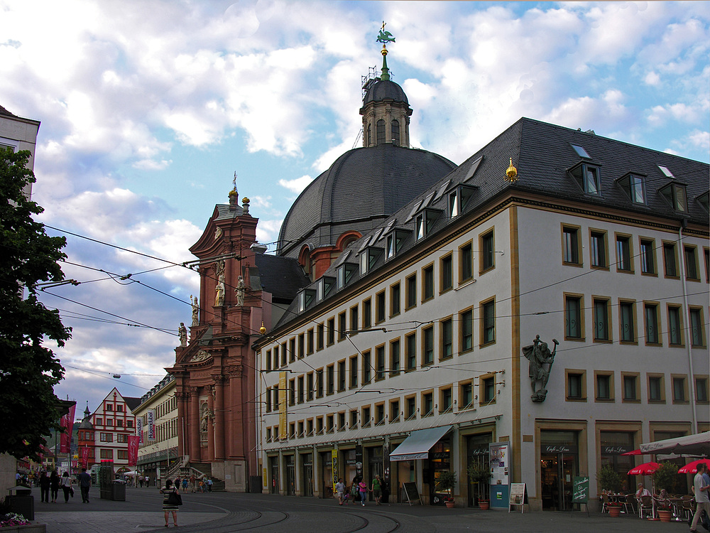 Noch einen Blick auf das rege Leben am frühen Abend in Würzburg…