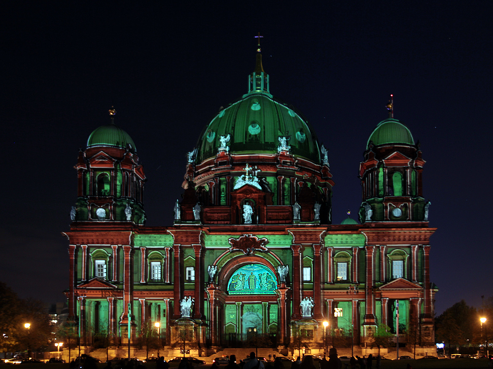 Noch einen ruß aus Berlin von Festival of Light...