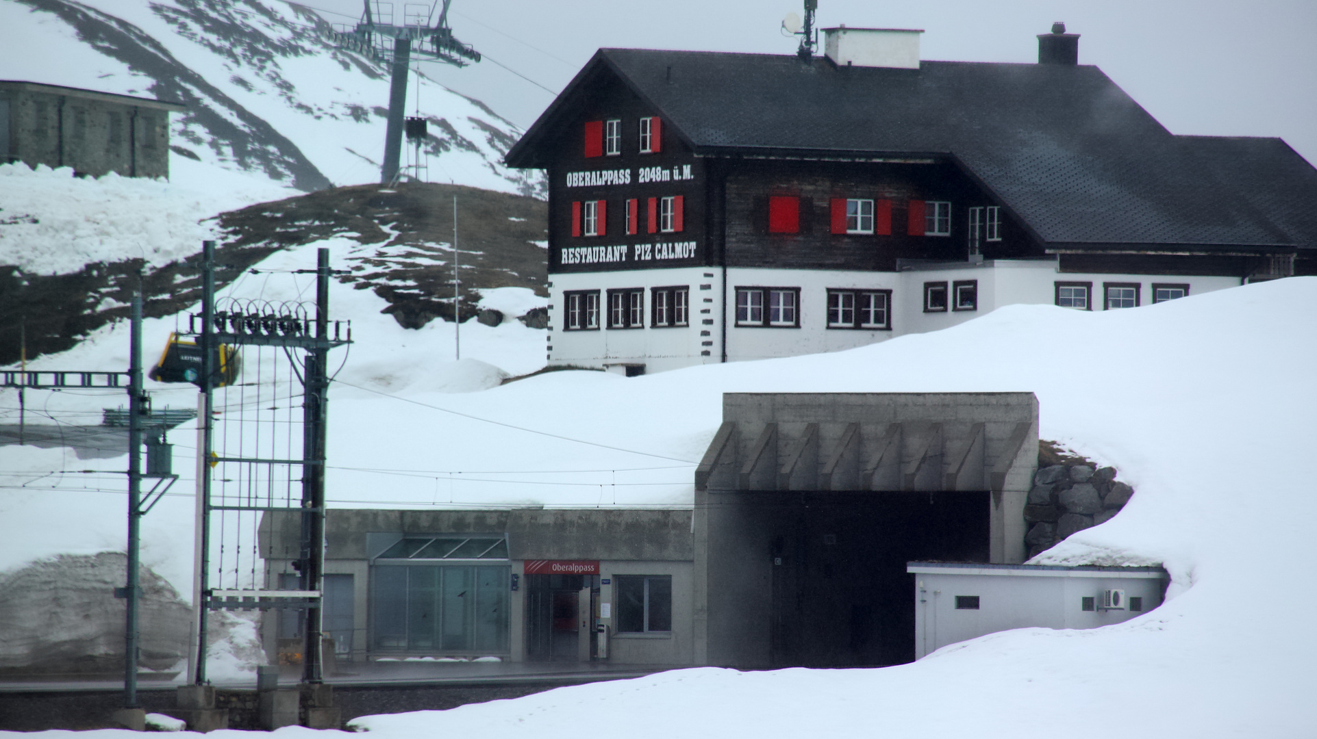 Noch einmal ein Blick zurück zum Oberalppass