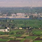 ...noch einmal einen Blick von den thebanischen Bergen über dem Nil zum Karnak-Tempel