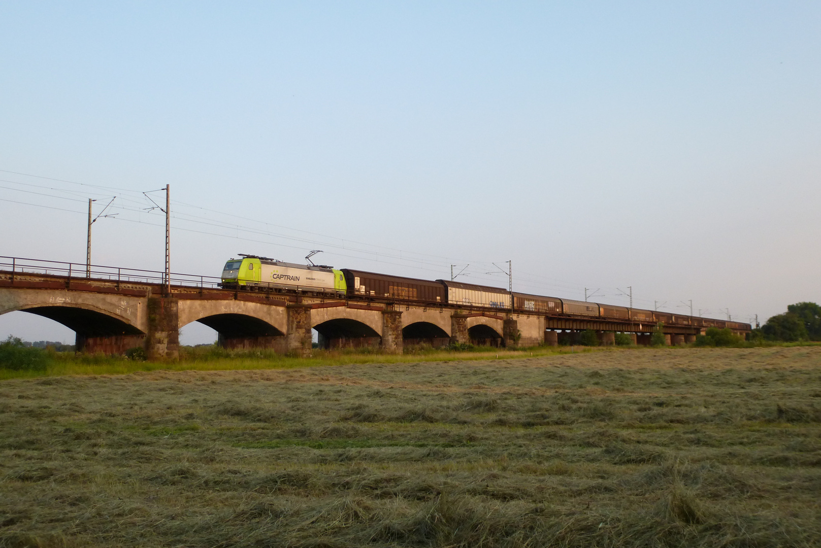 Noch gibt es die Brücke.