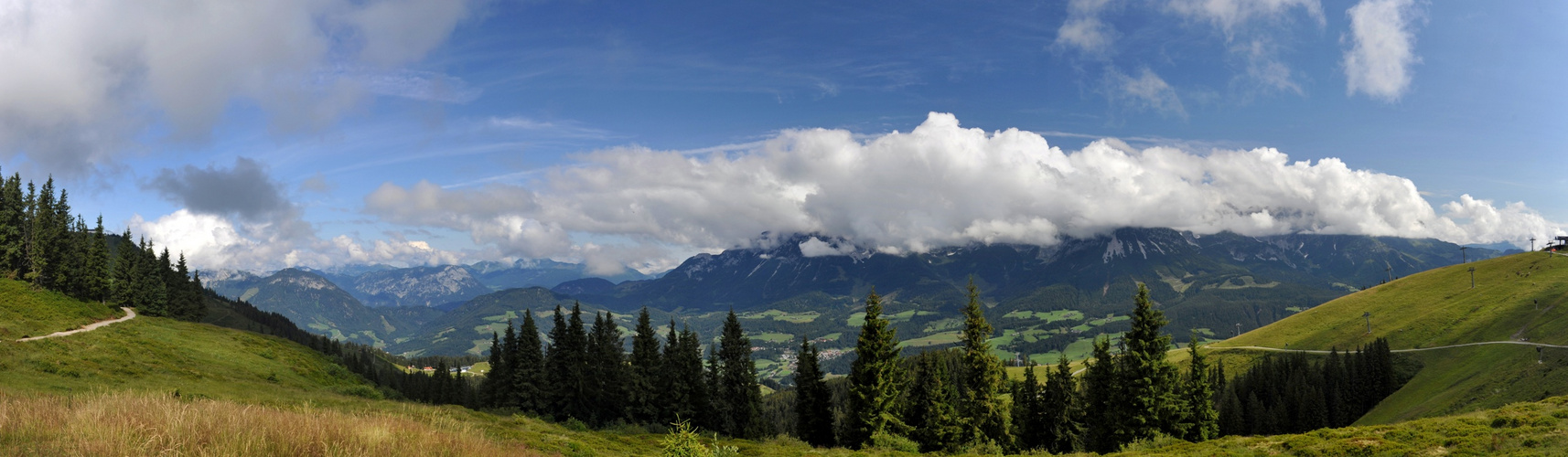 Noch hängen die Wolken tief