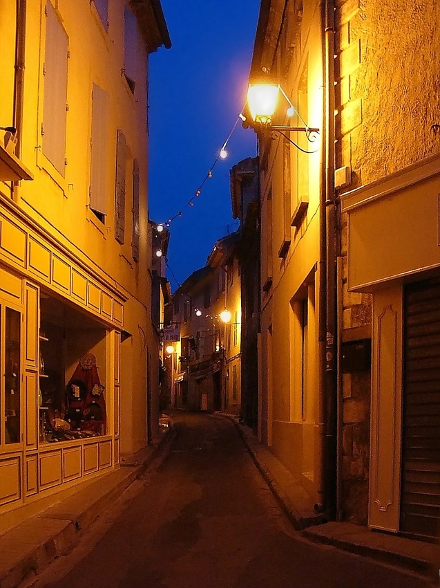 noch ist Ruhe Saint Remy de Provence am späten Abend