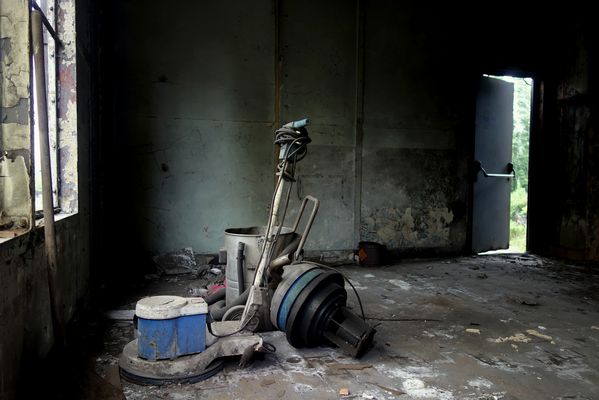 Noch mal schnell saugen und durch gebohnernt . . 