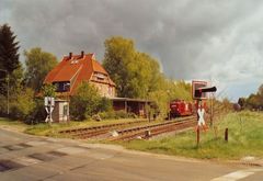 Noch schnell das Holz ins Trockene bringen